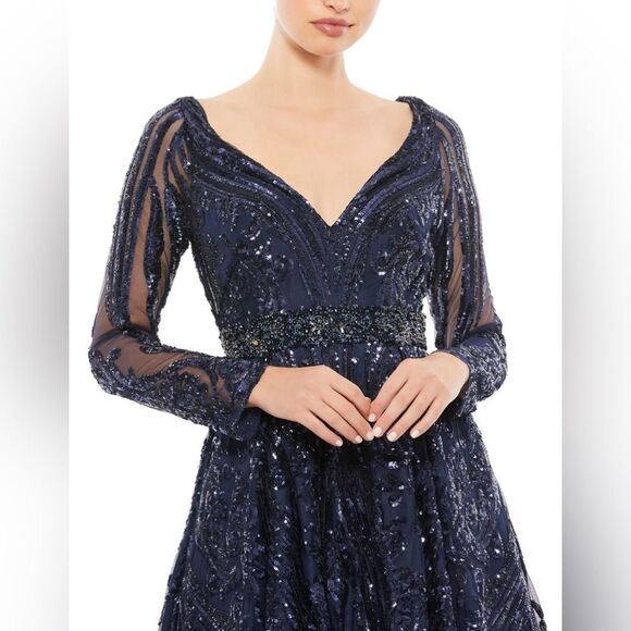 Elegant Navy Blue Evening Gown - Picture 5 of 14